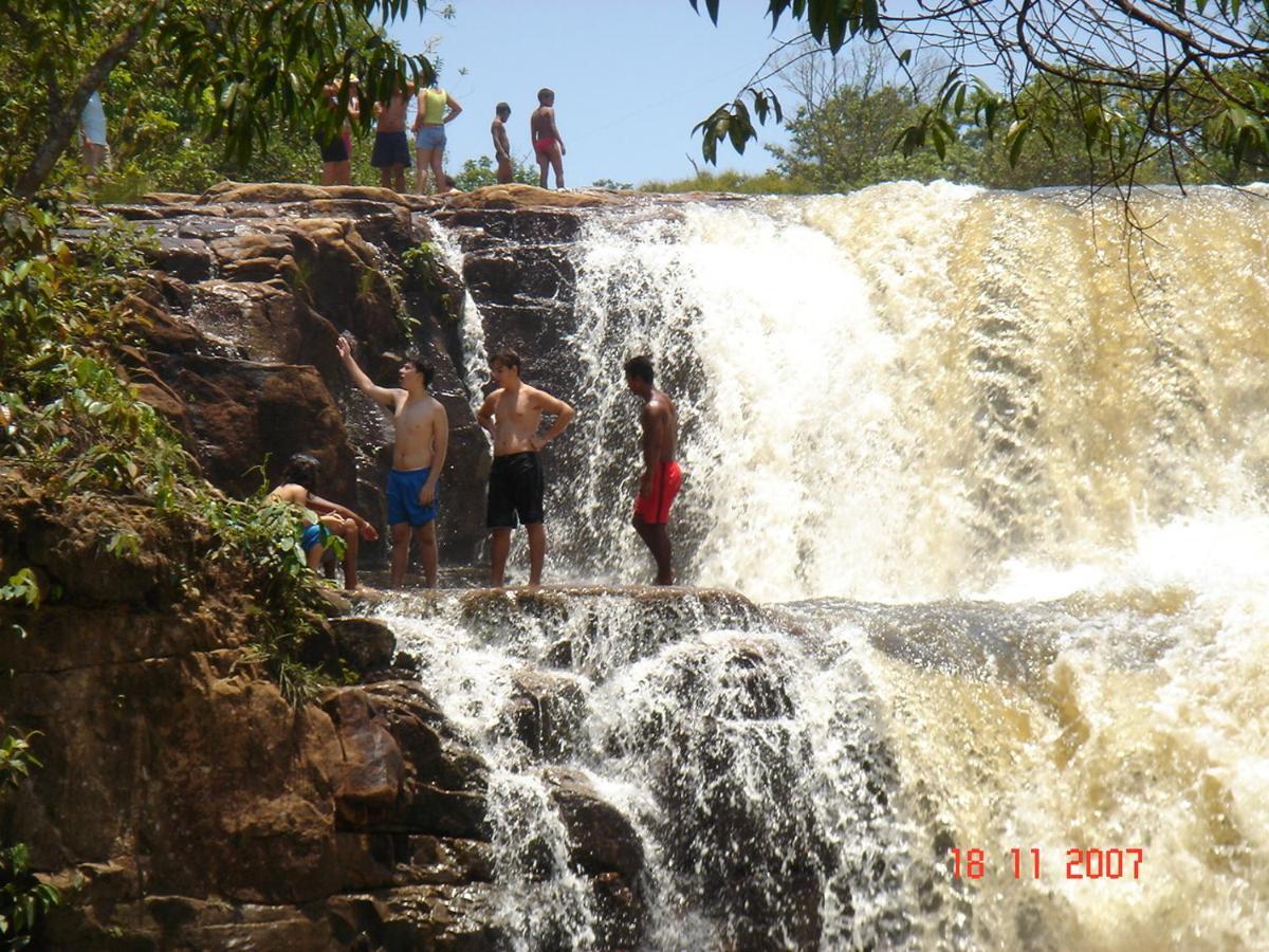 Pousada Canto Dos Passaros ชาปาดา ดอส กิมาไรส์ ภายนอก รูปภาพ